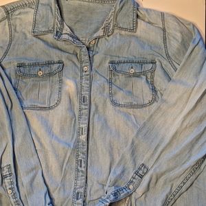 Denim distressed shirt 1x